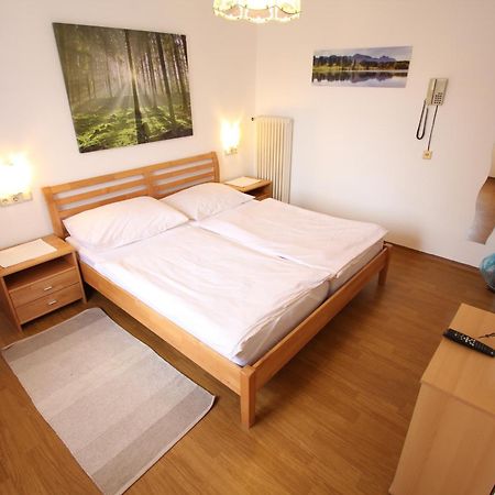 Cprooms24 Miesenbach  ภายนอก รูปภาพ